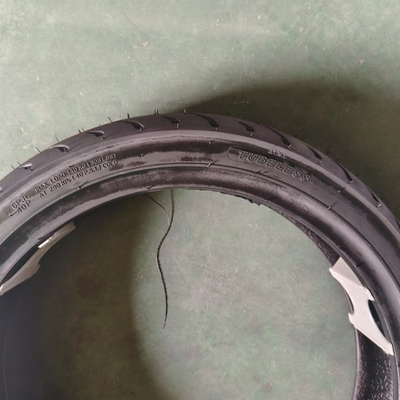 80/90-14 Tubeless Motorcycle Tire with Certificate and Black Color Natrual Rubber