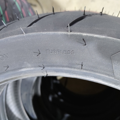 Direct Motorcycle Tubeless Tire 140/70-17 with 35%-55% Rubber Content in Qingdao