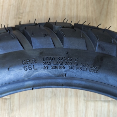 110/90-17 Motorcycle Tire Featuring Natrual Rubber and Steel for Superior Performance