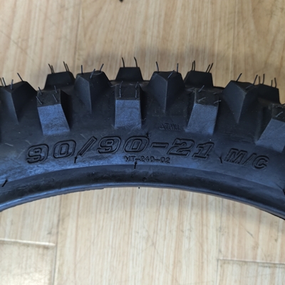 OEM Acceptable 90/90-21 Super Soft and Middlesoft Tyre with Excellent Rubber Content