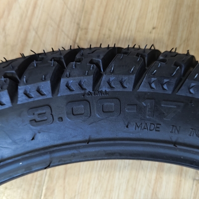 Natrual Rubber Motorcycle Tires Casing Direct Resistant Tire Motorcycle Tyres3.00-17