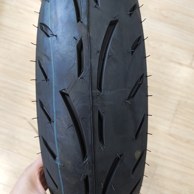 Motorcycle Tires 130/70-17 Made of Natural Rubber with Acceptable OEM