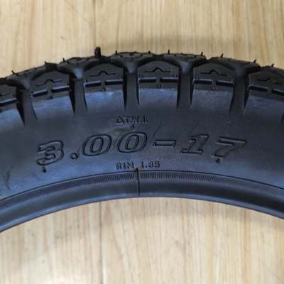 Qingdao Market Motorcycle Inner Tube Tire 3.00-17 Made of Nature Rubber Steel Nylon