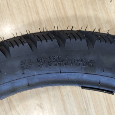 Qingdao Loading Port 3.00-18 Motorcycle Tyre with Tire Casing