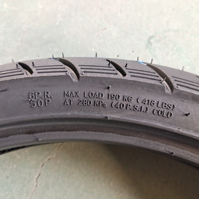 35%-55% Rubber Content Tubeless Motorcycle Tyres 80/90--17 with and OEM Acceptable