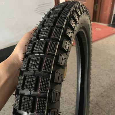 Qingdao Port Loading Bajaj Boxer Motorcycle Tire 3.00-18 with 20000 KM Work Life