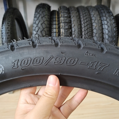 Improved Traction 1009017 Motorcycle Tyre with 35%-55% Rubber Content