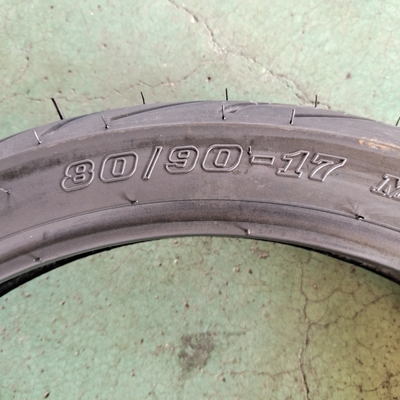 Black Motorcycle Tire / Llantas de Moto / Neumatico Moto with 35%-55% Rubber Content