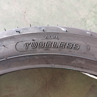 70/90-14 Motorcycle Tires with Natrual Rubber Casing from Professional
