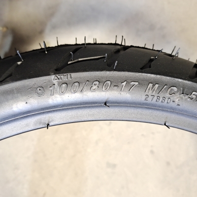 Nature Rubber Steel Nylon Tubeless Tire Casing for Motorcycle 100/80-17 6PR Tire Good