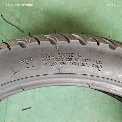 140/70-17 8 Ply Rate Black Motorcycle Tire 18 Inch Made in for Loading Port Qingdao