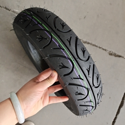 Qingdao Loading Port 2.75-16 2.50-17 2.75-17 Motorcycle Tyre with Tire Casing
