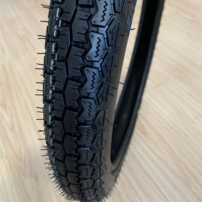 Qingdao Port Loading Herschel 2.50-17 Motorcycle Tire with Long-Lasting Tire Casing