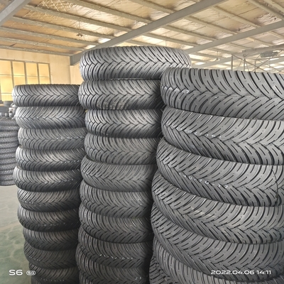 Qingdao Port Loading Herschel 2.50-17 Motorcycle Tire with Long-Lasting Tire Casing