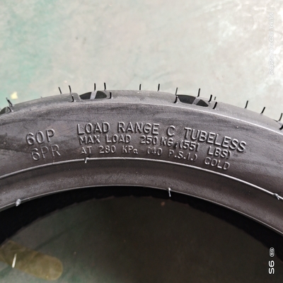 130/60-13 TL Rubber Tubeless Motorcycle Tyre with Tire Casing and 35%-55% Rubber Content