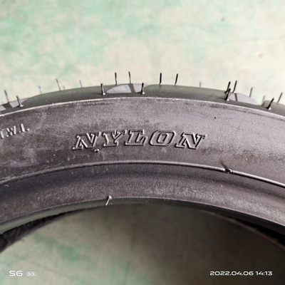 130/60-13 TL Rubber Tubeless Motorcycle Tyre with Tire Casing and 35%-55% Rubber Content