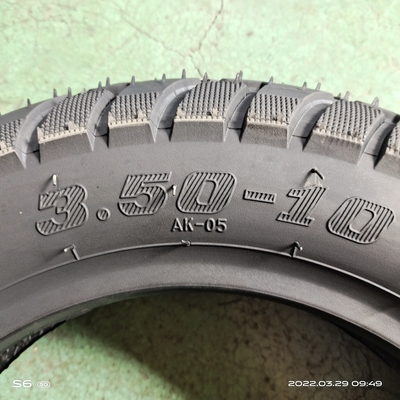 Motorcycle Tubeless Tyre 3.50-10 with Black Color and Natrual Rubber