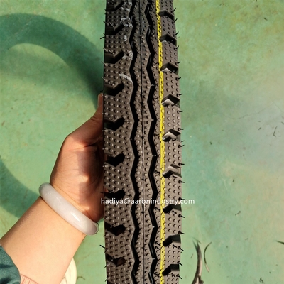 Loading Port Qingdao Port 3.00-17 30017 300.17 300X17 Motorcycle Tubeless Tire for JAWA 250