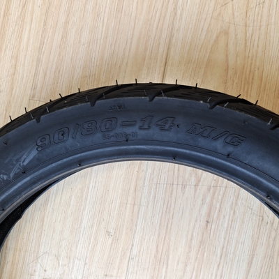 80/90-14 Size Motorcycle Tubeless Tire Making Machine with and Deep Pattern Design