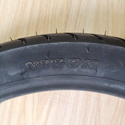 35%-55% Rubber Content 90/90-17 TL Motorcycle Tyre for ISO9001 Certification