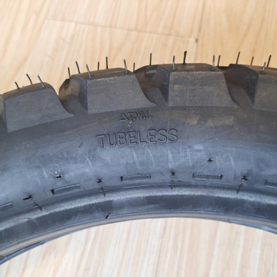 Qingdao Port 110 90 17 Motorcycle Tire with 35%-55% Rubber Content