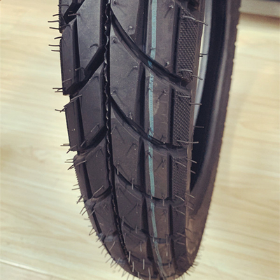 130/70-17 300-18 Motorcycle Tires for Long Work Life of 20000 KM in Qingdao Port