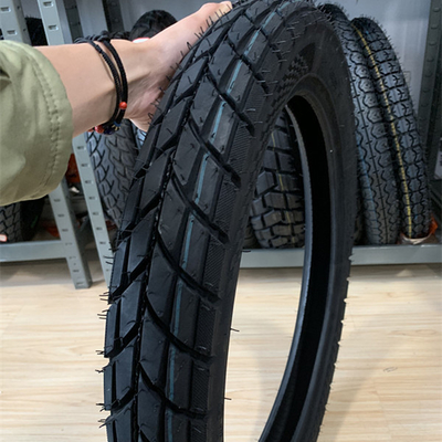 130/70-17 300-18 Motorcycle Tires for Long Work Life of 20000 KM in Qingdao Port