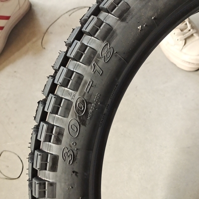 Natrual Rubber Motorcycle Tyre 3.00-18 with Great Performance and Aceeptable OEM