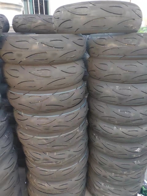 Natural Rubber Motorcycle Tire Tubeless Tire 140 60 17 OEM Accepted