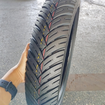 4.2kg Weight Soft Rubber Motorcycle Tyre 100/90/18 120/80/17 100/90-17 120/70/17 909017