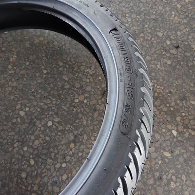 4.2kg Weight Soft Rubber Motorcycle Tyre 100/90/18 120/80/17 100/90-17 120/70/17 909017