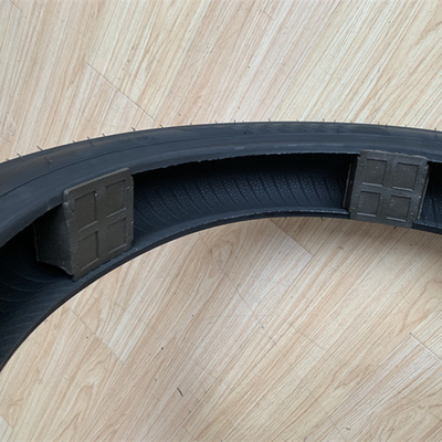 Motorcycle Tire 90/90/17 with 20000 KM Work Life and 5000 pcs per day Capacity