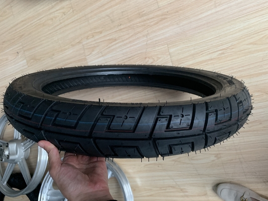 Super Rubber Motorcycle Tire 90/90/18 with Produce Capacity of 5000 Pcs Per Day