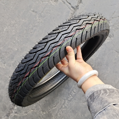 Qingdao Port Loading 90/90/18 Innova Vintage Motorcycle Tires with 6PR/8PR Ply Rate