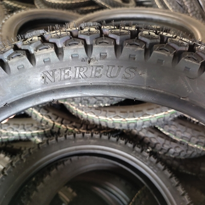 LLantas Kenda Para Moto 275x18 Loading Port Qingdao Port Tires Motorcycle 275x18 2.9KG