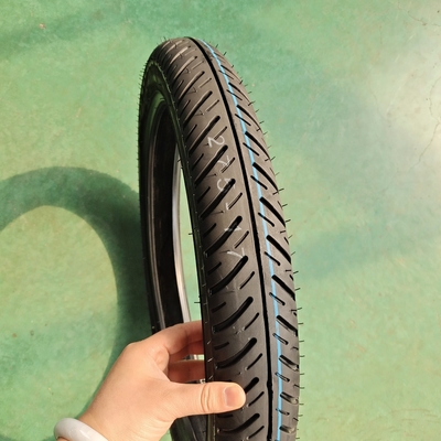 Long-Lasting Tubeless Motorcycle Tire with Deep Design Pattern