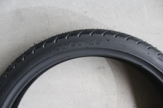 Top 90/90-18 90/90/19 Tubeless Motorcycle Tire with Japanese Technology and Design