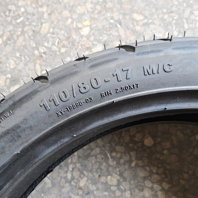 110/80-17 8PR High Tensile Strength Motorcycle Tyre Long-Lasting for Venezuela Market