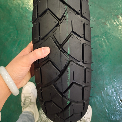 Qingdao Port Shipment Motorcycle Tyre 130/80-17 with Deep Design