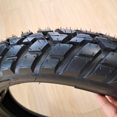 African Market Motorcycle Tubeless Tyre 100/90-17 with and 5000 pcs Daily Production