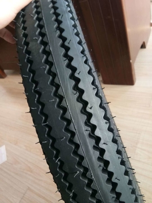 150km/h Speed Rate Sawtooth Pattern Motorcycle Tubeless Tire 4.00-19 for African Market