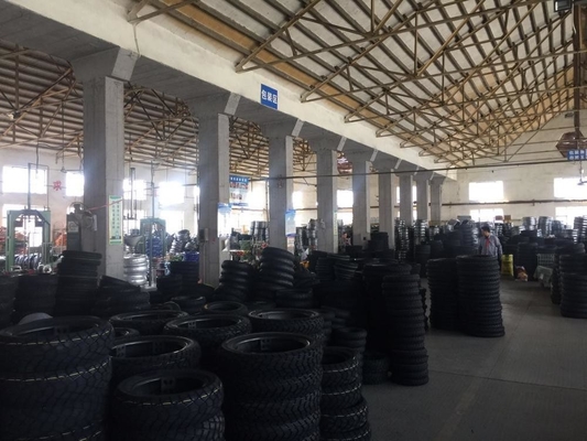 17 inch TT TL Motorcycle Tire and Tube for CG 125 Rubber Content 35%-50% Long-lasting