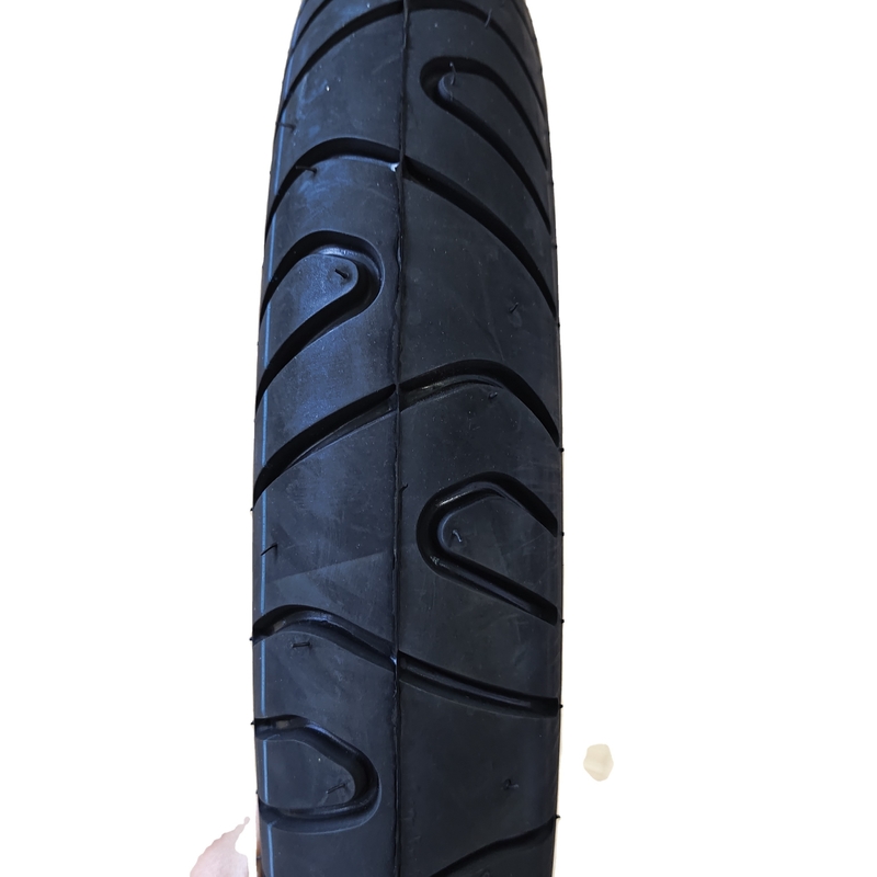 130/70-17 Motorcycle Tire with 5.3KGS Weight and Long-lasting Performance
