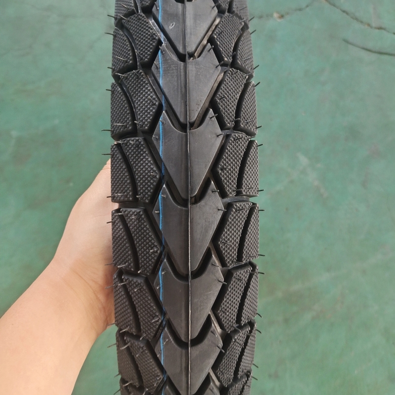 Black 350-18 Motorcycle Tire and Inner Tube with Loading Port in Qingdao