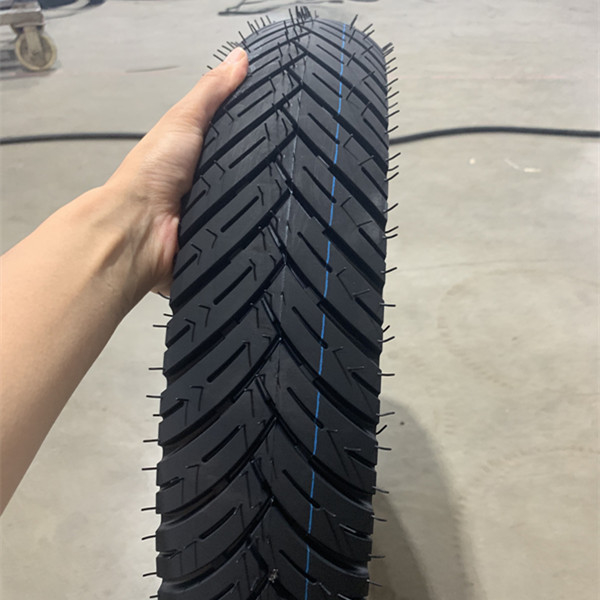 Tensile Strength 10.5 Motorcycle Tire Electric Scooter 110/80-18 with Rubber Content 35%-55%
