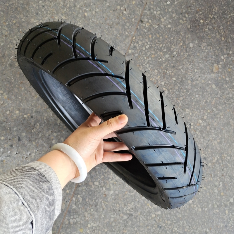 Super 110/80-17 Motorcycle Tire with 35%-55% Rubber Content and Resilient Casing