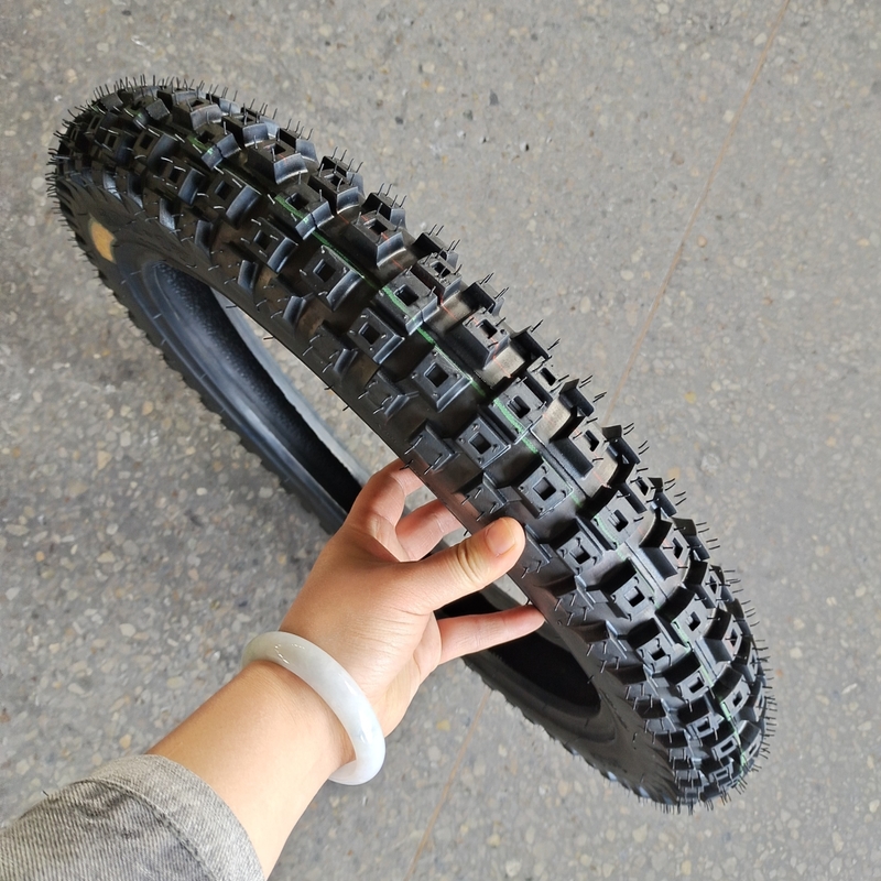 Supply Motorcycle Tire 3.00-17 with Nature Rubber Steel Nylon Raw Material