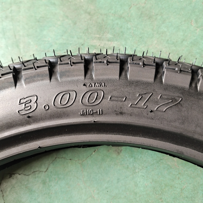 Motorcycle 17 Tyre 3.00-17 Supermoto Tire with Long-lasting Tensile Strength