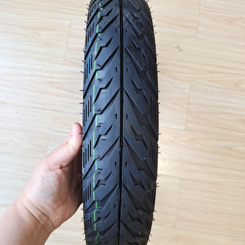14 Wheels Motorcycle Tires 80/90-14 for Loading Port Qingdao Port and Tire Casing