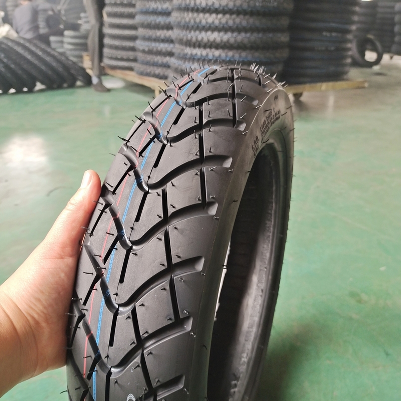 Loading port Qingdao Chinese 90/90-12 Heavy Tubeless Motorcycle Tire with Tire Casing